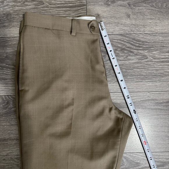 Haggar Men Tan Dress Pants Classic Straight-Leg Size 38 in x 29 in - Picture 14 of 16